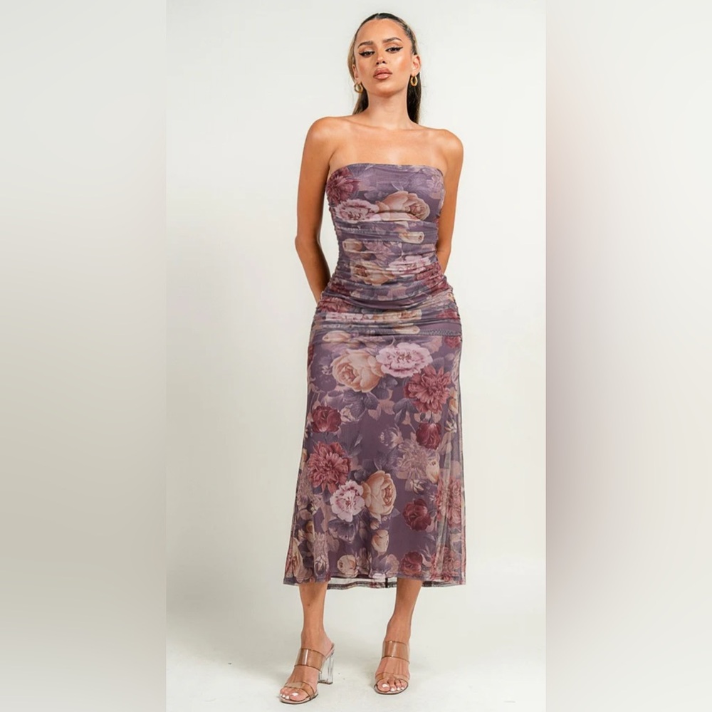 Windsor Strapless Dress with Floral Pattern in Purple‎ and Pink
